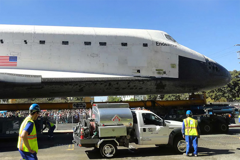 Fueling transport for the space shuttle discovery.
